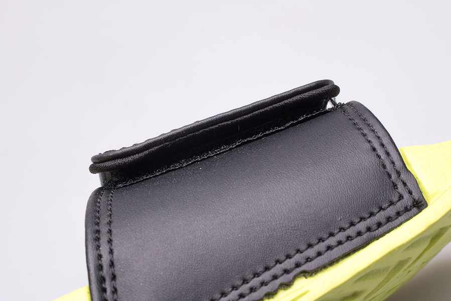 Klapki dziecięce 4F JUNIOR HJL22-JKLM002-72N