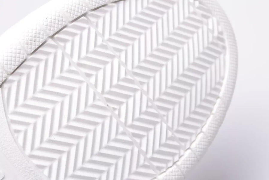 Buty chłopięce 4F 4FJAW22FLOWM010-20S