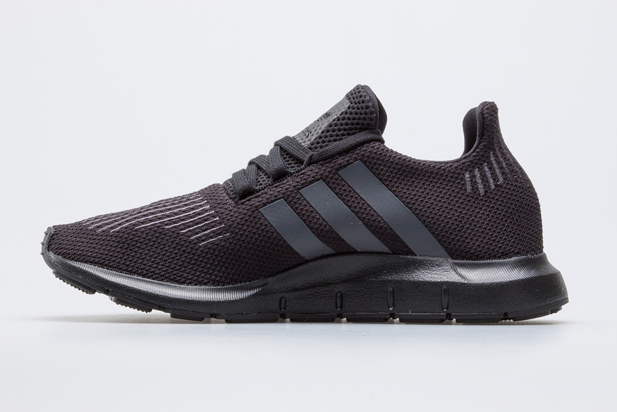 Buty dziecięce adidas SWIFT RUN J CM7919