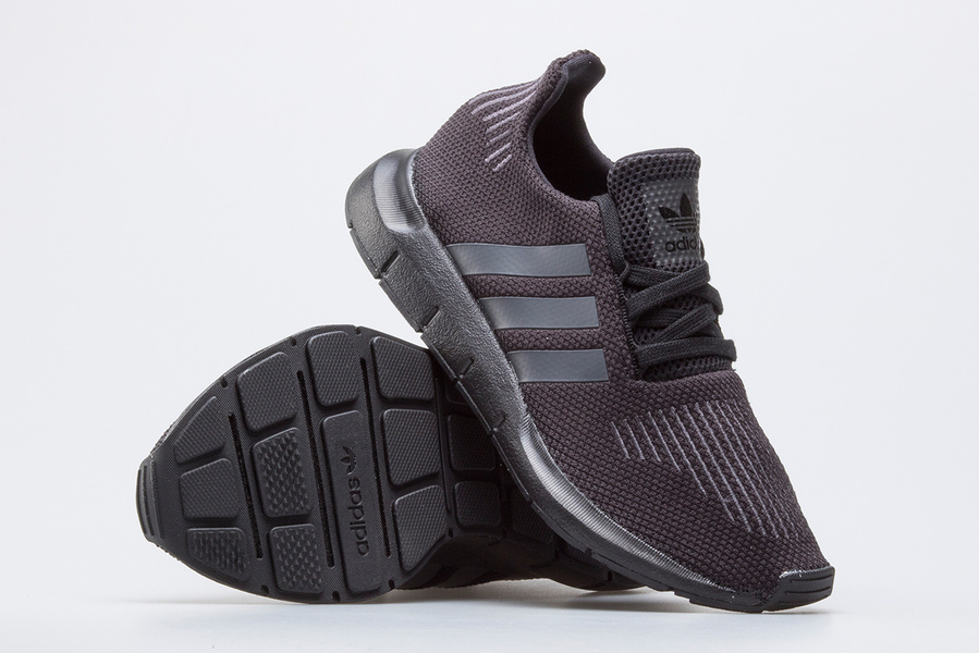 Buty dziecięce adidas SWIFT RUN J CM7919