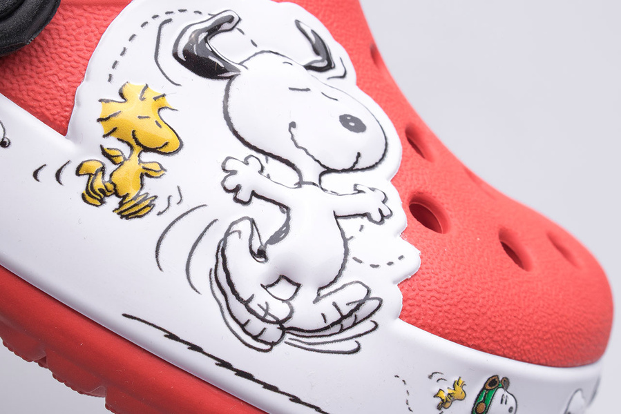 Chodaki CROCS SNOOPY CLOG KIDS 206176-8C1