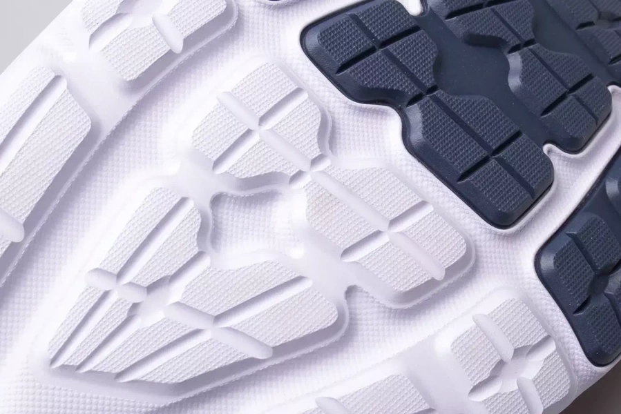 Buty męskie Under Armour Surge 3 3024883-404