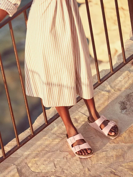 Klapki BIRKENSTOCK ARIZONA RIVET LOGO 1021473