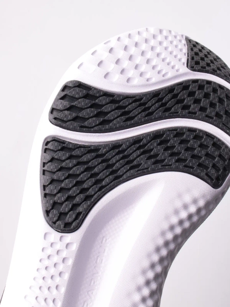Buty męskie Under Armour Charged Swift 3026999-001