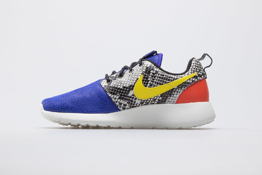 Buty damskie NIKE WMNS ROSHE ONE LX 881202-400