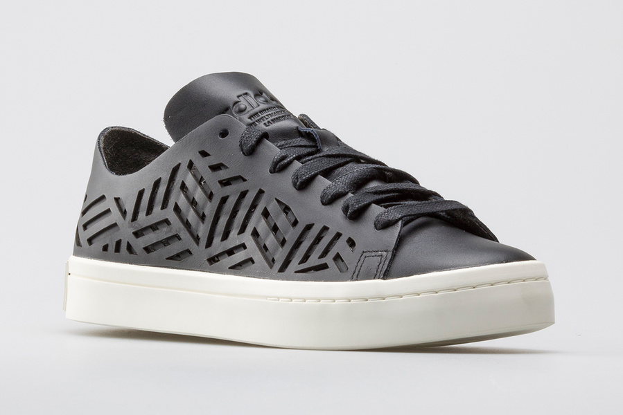 Buty damskie adidas COURTVANTAGE CUTOUT W BY2956