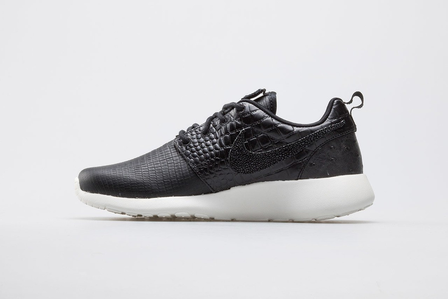 Buty damskie NIKE WMNS ROSHE ONE LX 881202-001