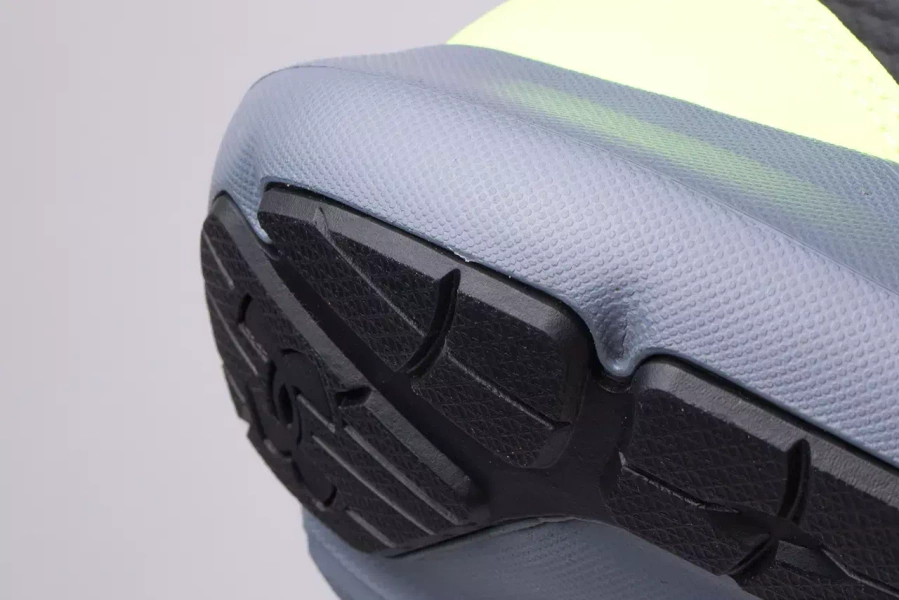 Buty męskie Under Armour Surge 3 3024883-003