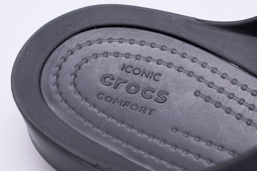 Klapki Crocs Swiftwater Sandal W 203998-060