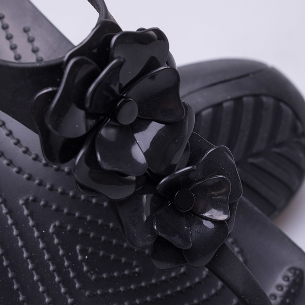 Sandały Crocs Serena Embellish Flip 205600-060