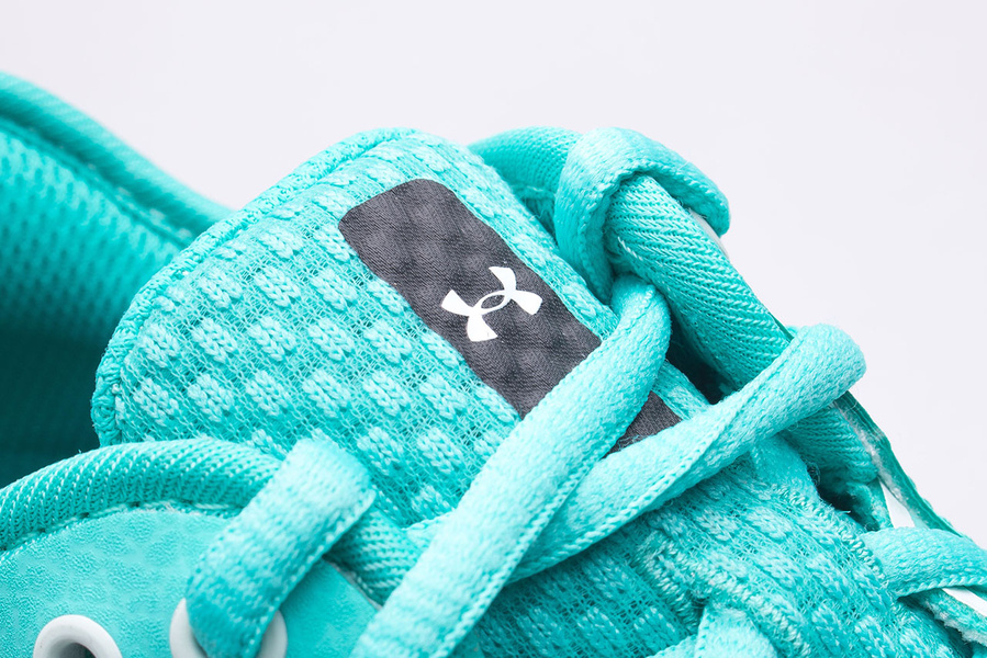 Buty damskie Under Armour W HOVR Omnia 3025054-300