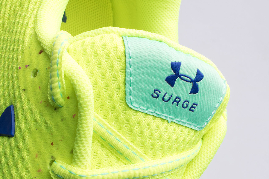 Buty damskie Under Armour SURGE 2 SPLASH 3024093-300