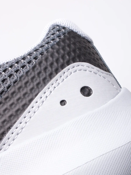 Buty męskie Under Armour Surge 3 3024883-104 