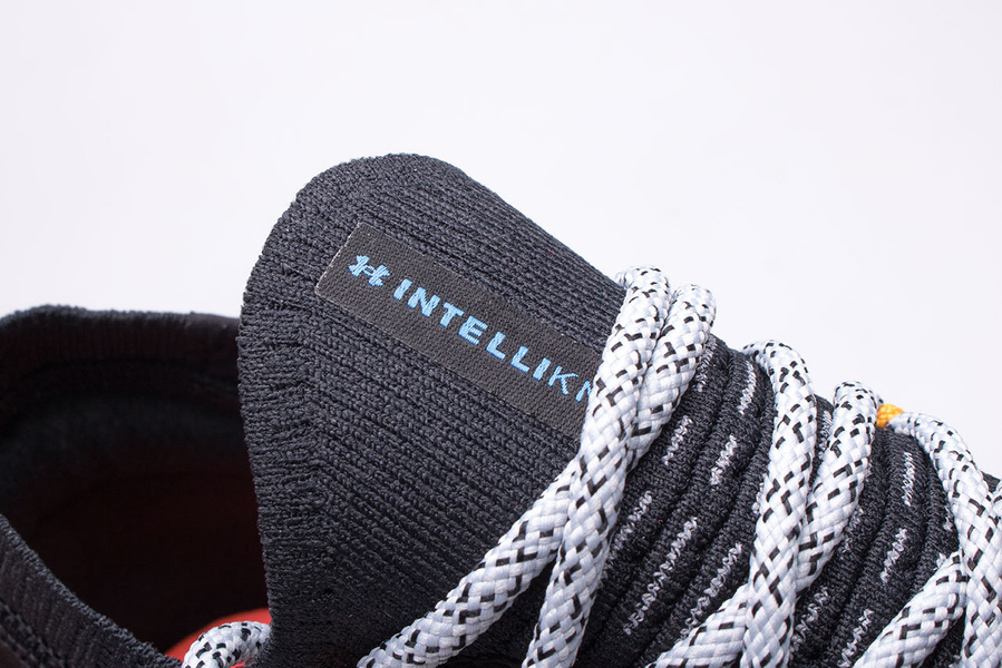 Buty damskie Under Armour HOVR Phantom 2 3024930-001