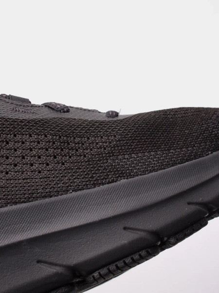 Buty Under Armour Hovr 3026520-002