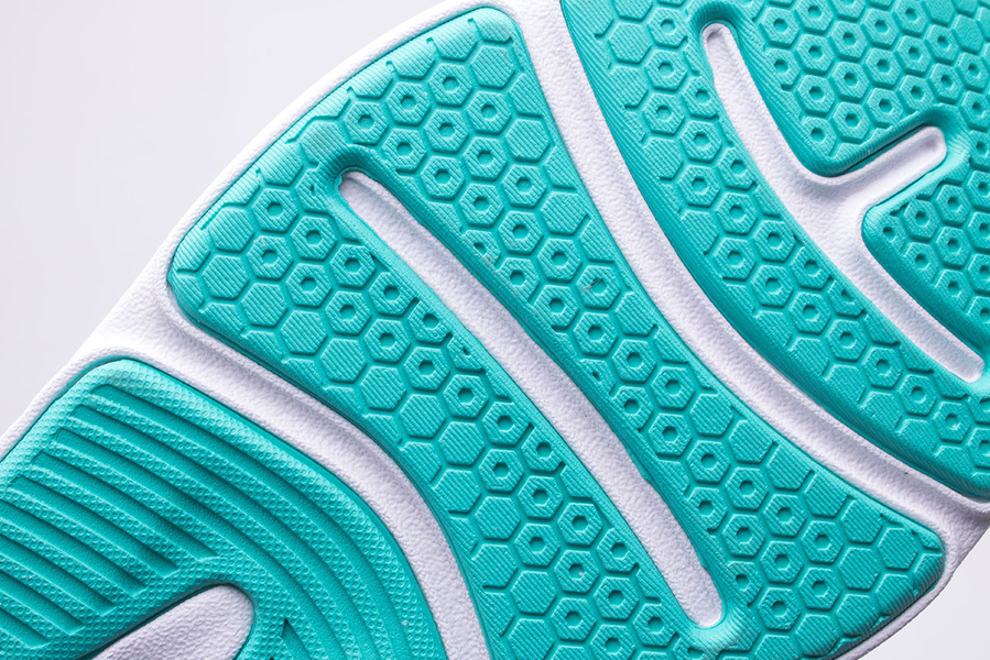 Buty damskie Under Armour W HOVR Omnia 3025054-300