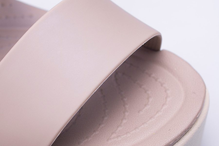 Sandały damskie Crocs Brooklyn Low Wedge 206453-15W