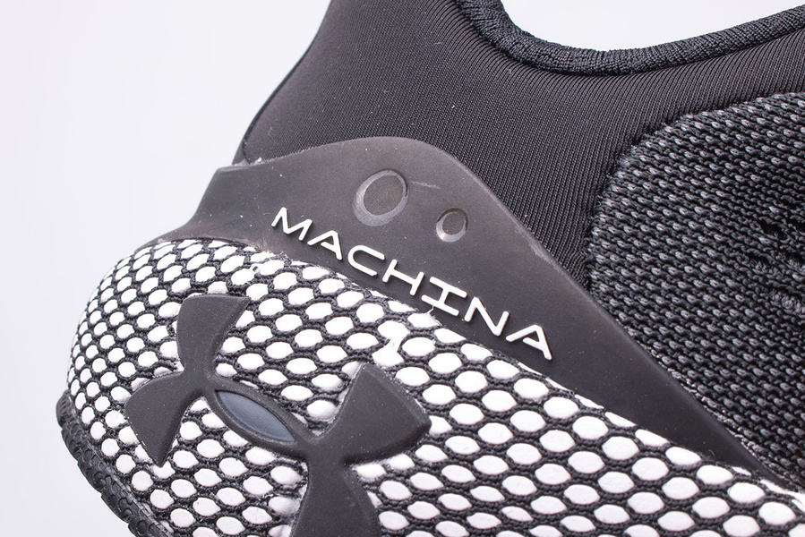 Buty damskie Under Armour Machina 3 3024907-001