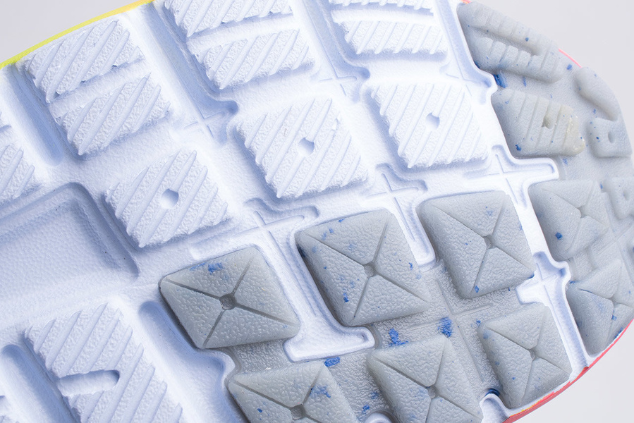 Buty damskie Under Armour SURGE 2 SPLASH 3024102-500