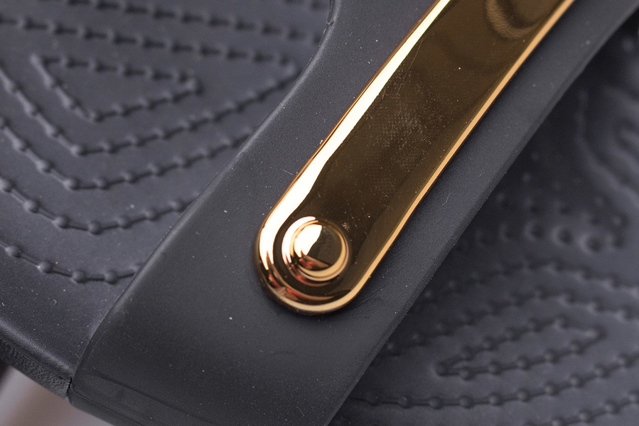 Sandały damskie Crocs Serena Metallic Bar 206421-751