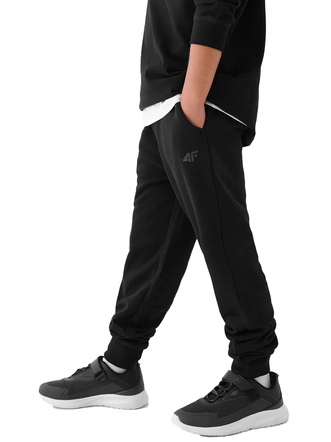 Spodnie dresowe dziecięce 4F 4FJWMM00TTROM0811-20S