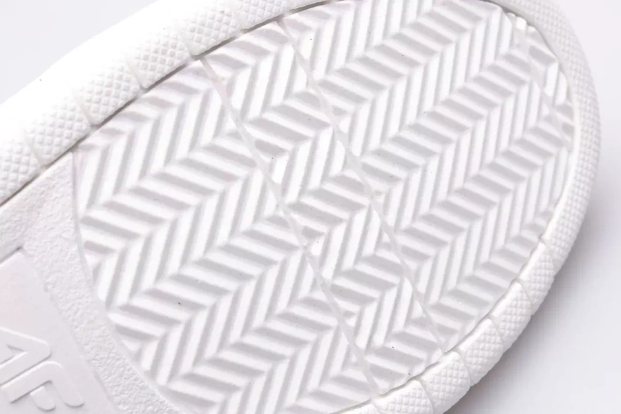 Buty dziewczęce 4F 4FJAW22FLOWF011-22S