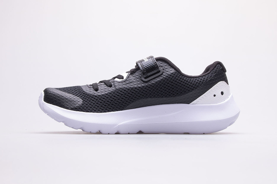 Buty dziecięce Under Armour BPS Surge 3 AC 3024990-001