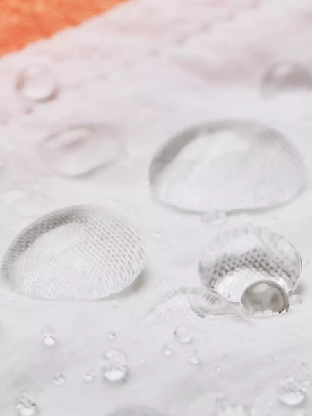 Kurtka damska wiatrówka Under Armour 1377550-100