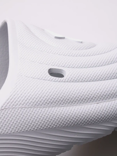 Klapki męskie Under Armour LOCKER IV SL 3023758-100