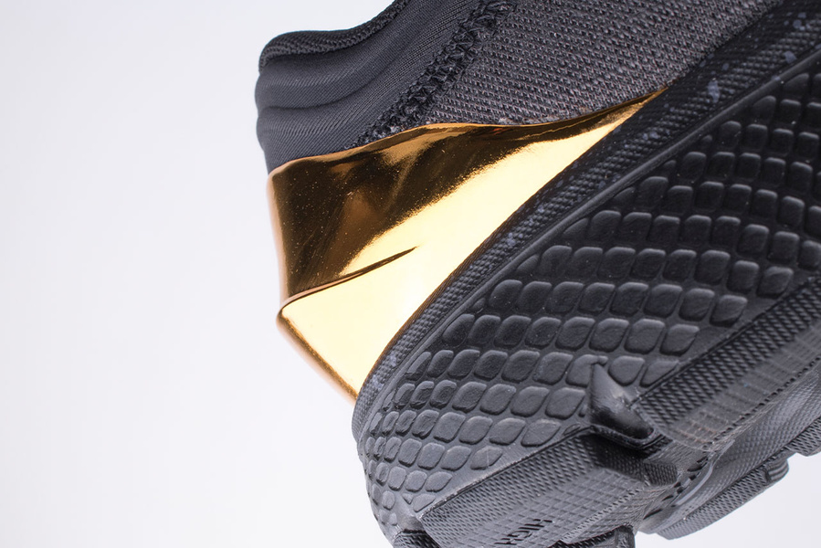 Buty męskie Under Armour CHARGED ESCAPE 3024620-001