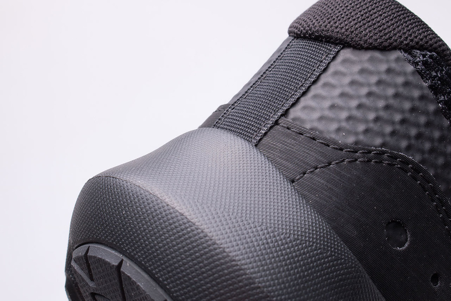 Buty męskie Under Armour Surge 3 3024883-002