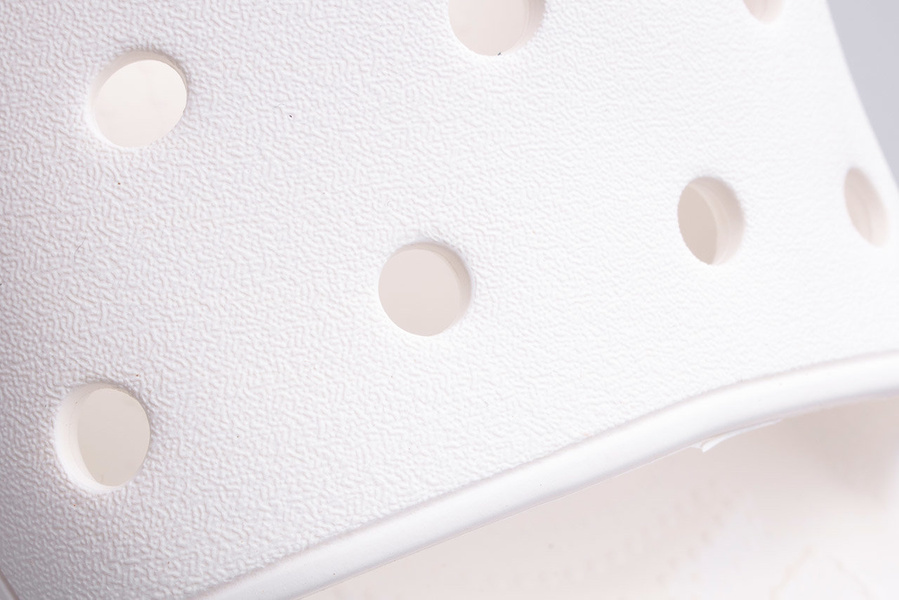 Klapki CROCS CLASSIC SLIDE 206121-100