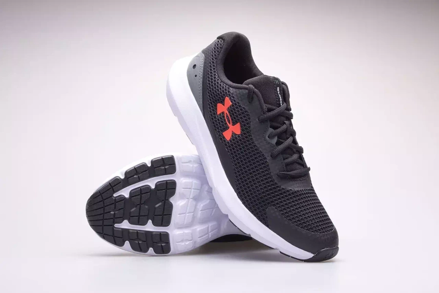 Buty męskie Under Armour SURGE 3 3024883-006