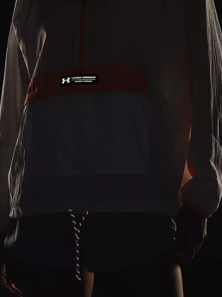 Kurtka damska wiatrówka Under Armour Rush Woven 1376920-100