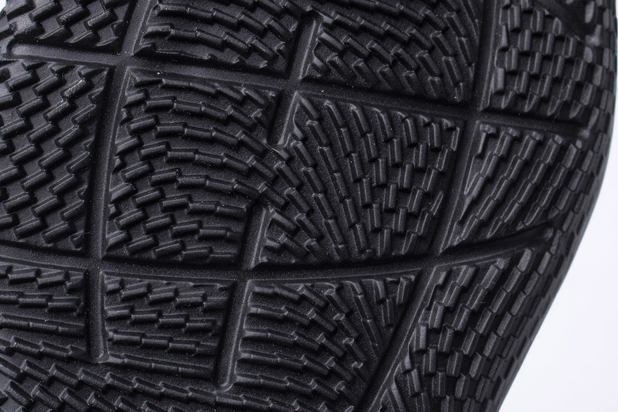 Buty dziecięce NIKE JR LEGEND 8 CLUB IC AT5882-010