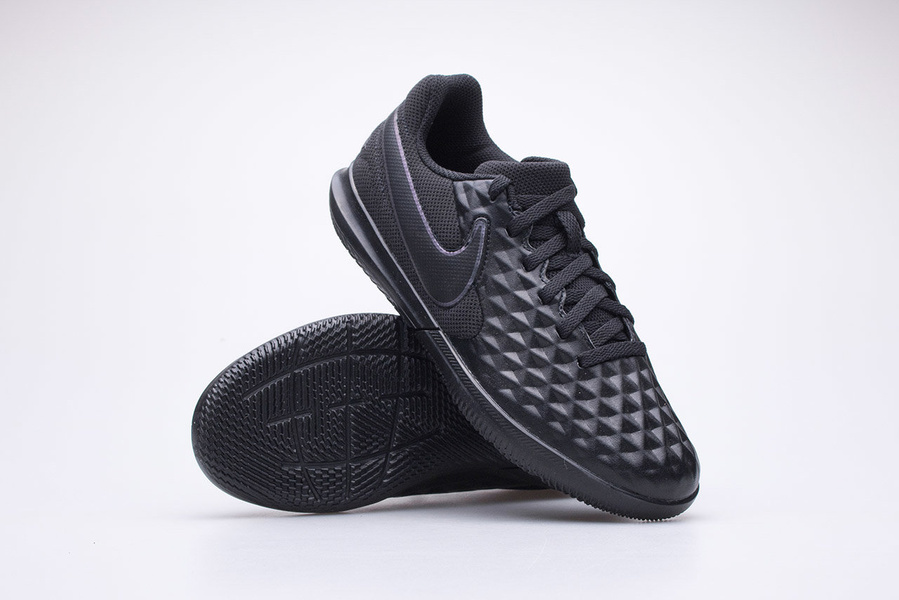 Buty dziecięce NIKE JR LEGEND 8 CLUB IC AT5882-010