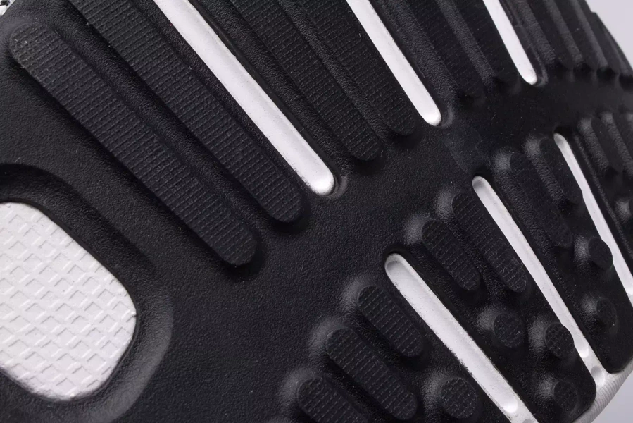 Buty damskie Under Armour HOVR Phantom 3 3025517-100