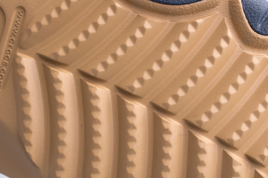 Chodaki Crocs Classic All Terain Clog 206340-2UG