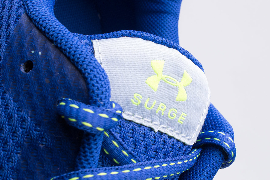 Buty damskie Under Armour SURGE 2 SPLASH 3024102-500