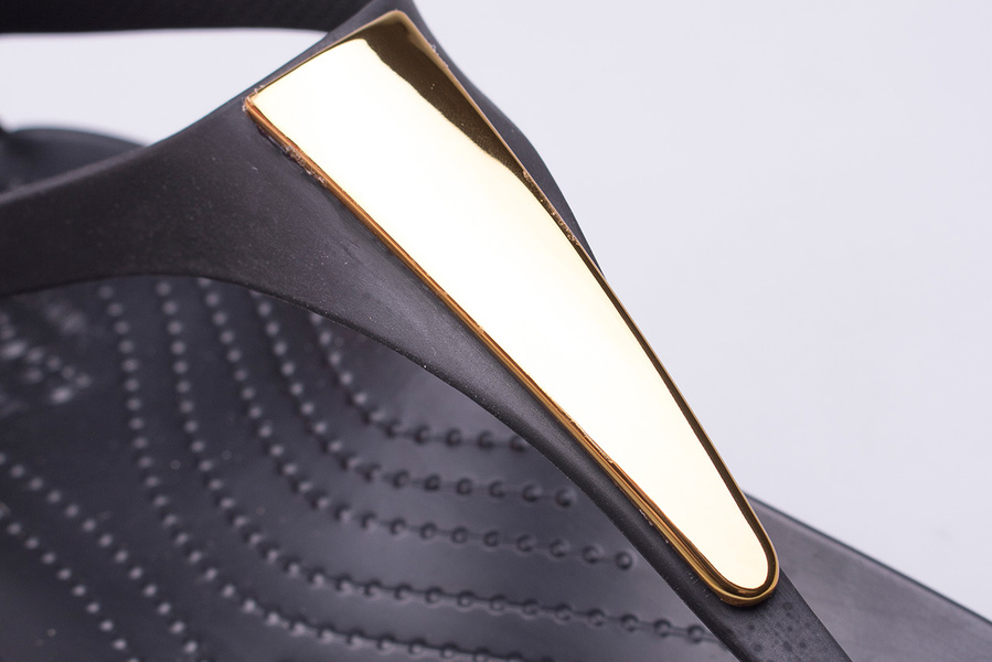 Sandały Crocs Serena Metallic Bar Flip 206420-751